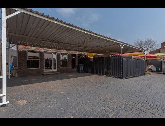 990M² RETAIL FOR SALE IN TURFFONTEIN
